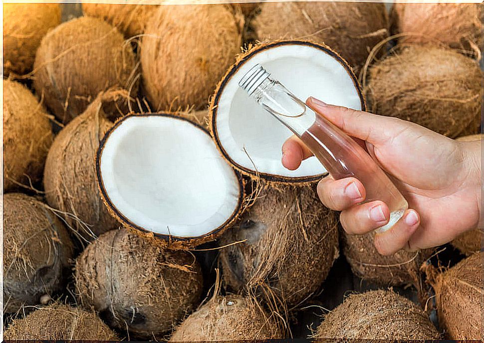 Coconut oil for skin fungus