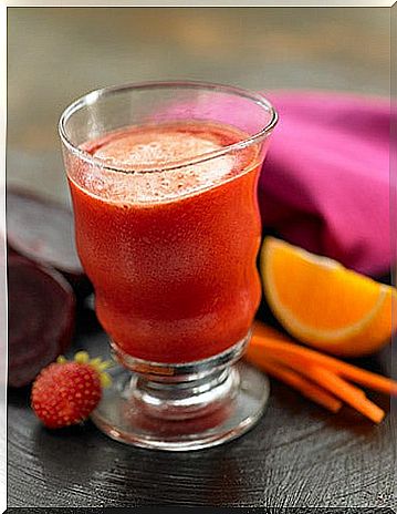 carrot juice beet strawberry and orange