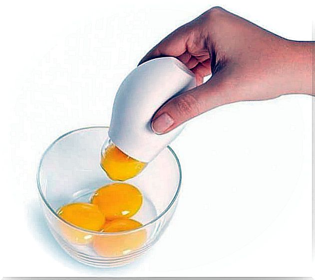 Kitchen accessories, Egg separator