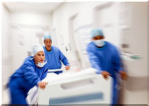 healthcare personnel in an operating room