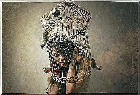 woman-with-cage-on-head suffering abuse